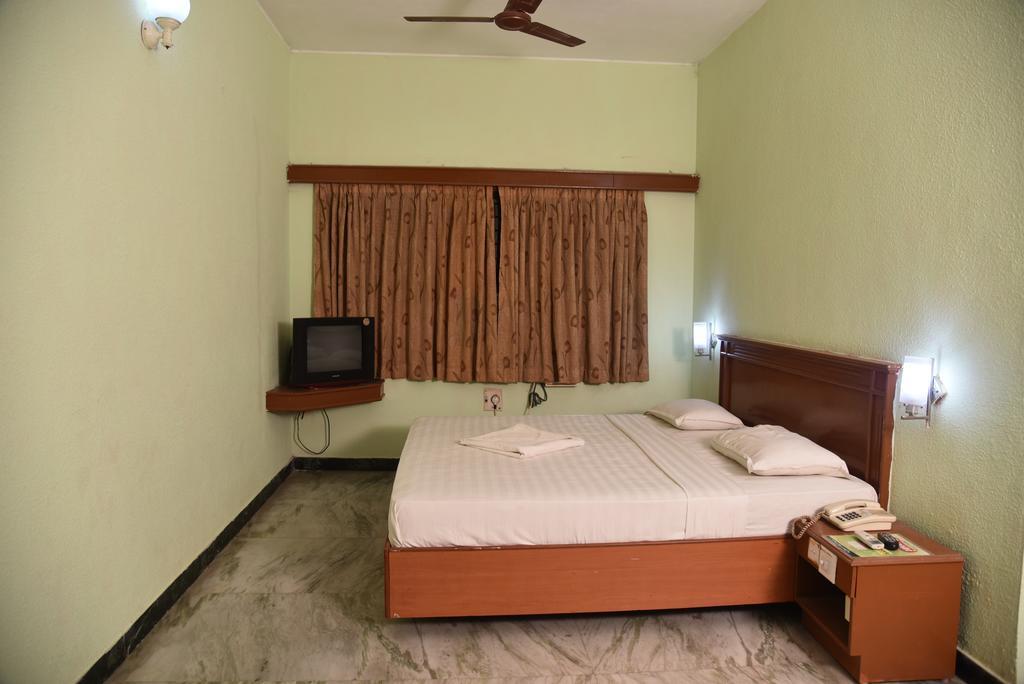 Hotel Green Park Kumbakonam Værelse billede